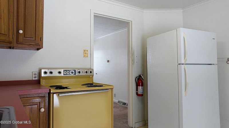 4th image of 110 Traver Road