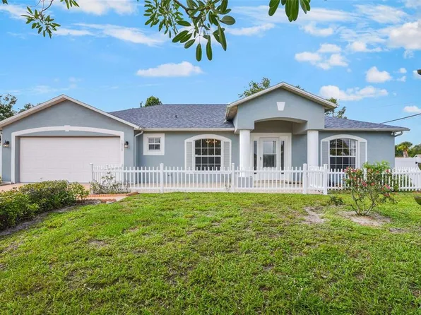 1819 E Chapel Dr, Deltona, FL 32738
