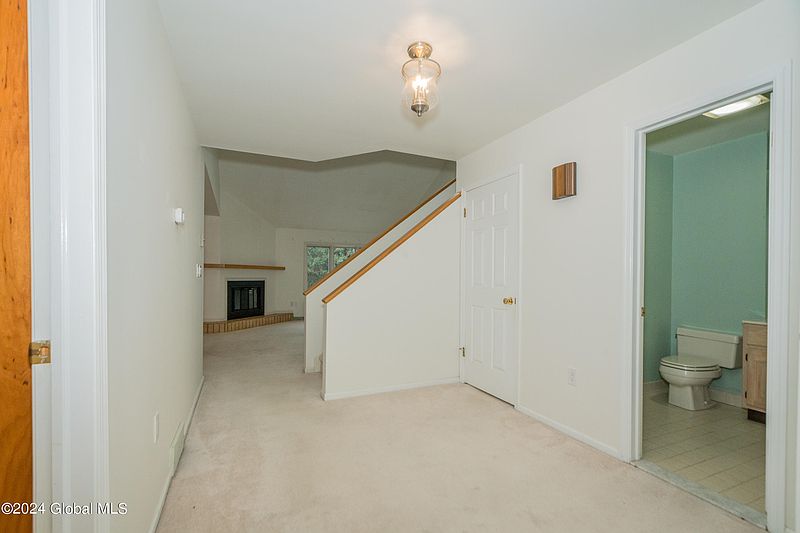 4th image of 28 Collins Terrace