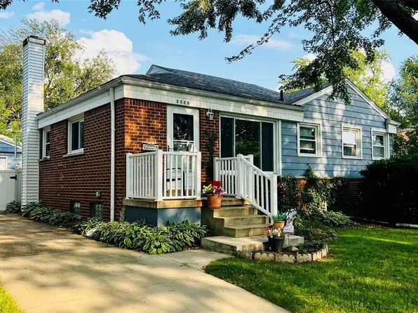 2520 Barstow Rd, Lansing, MI 48906