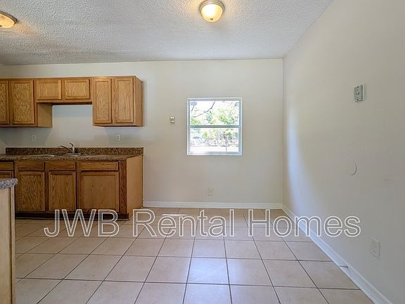 4th image of 2223 Eudine Dr