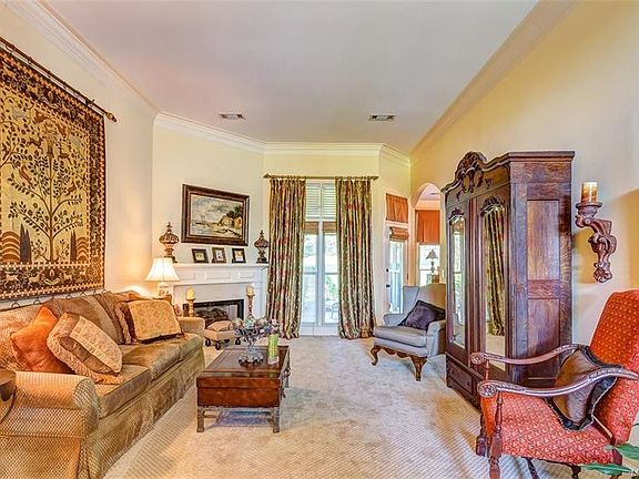 5th image of 625 Towne Lake Dr