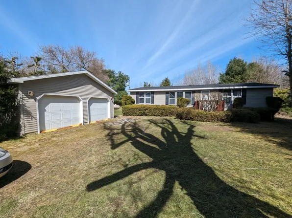 5331 Grosvenor St NE, Sand Lake, MI 49343