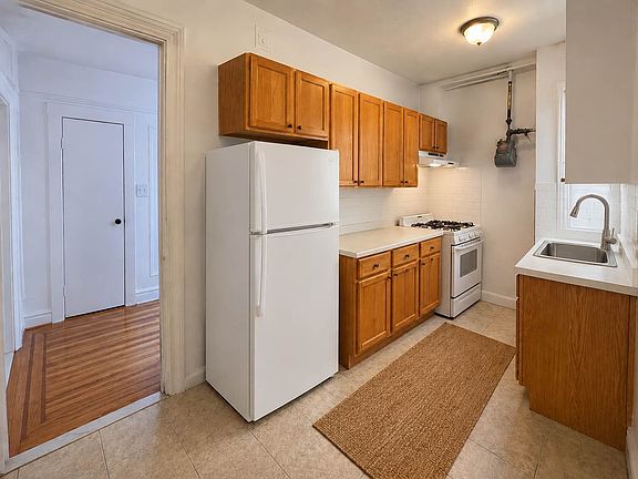 4th image of 1515 Grand Concourse APT 6H