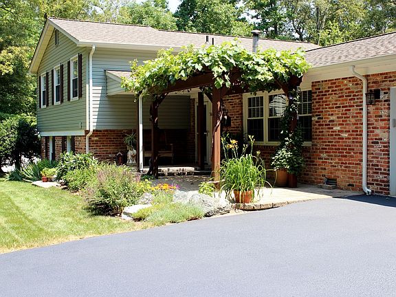 Arbor adds summer shade