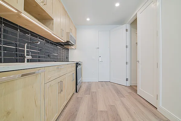 Rented by EXR | media 2