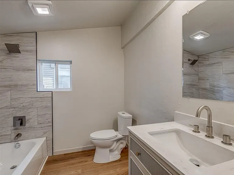 406 S Market Ave — Photo 8