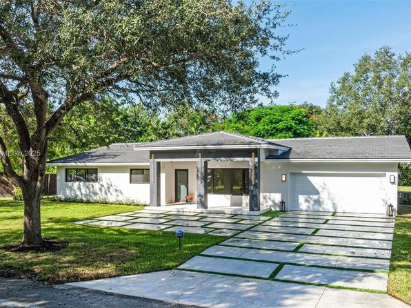 12820 SW 83rd Ct, Pinecrest, FL 33156
