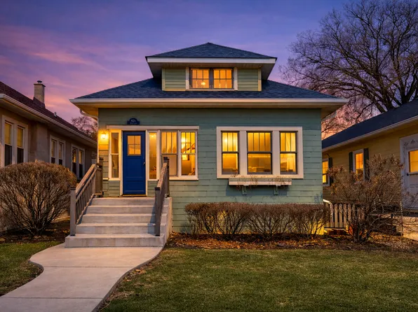 8424 Greenview Ave, Brookfield, IL 60513