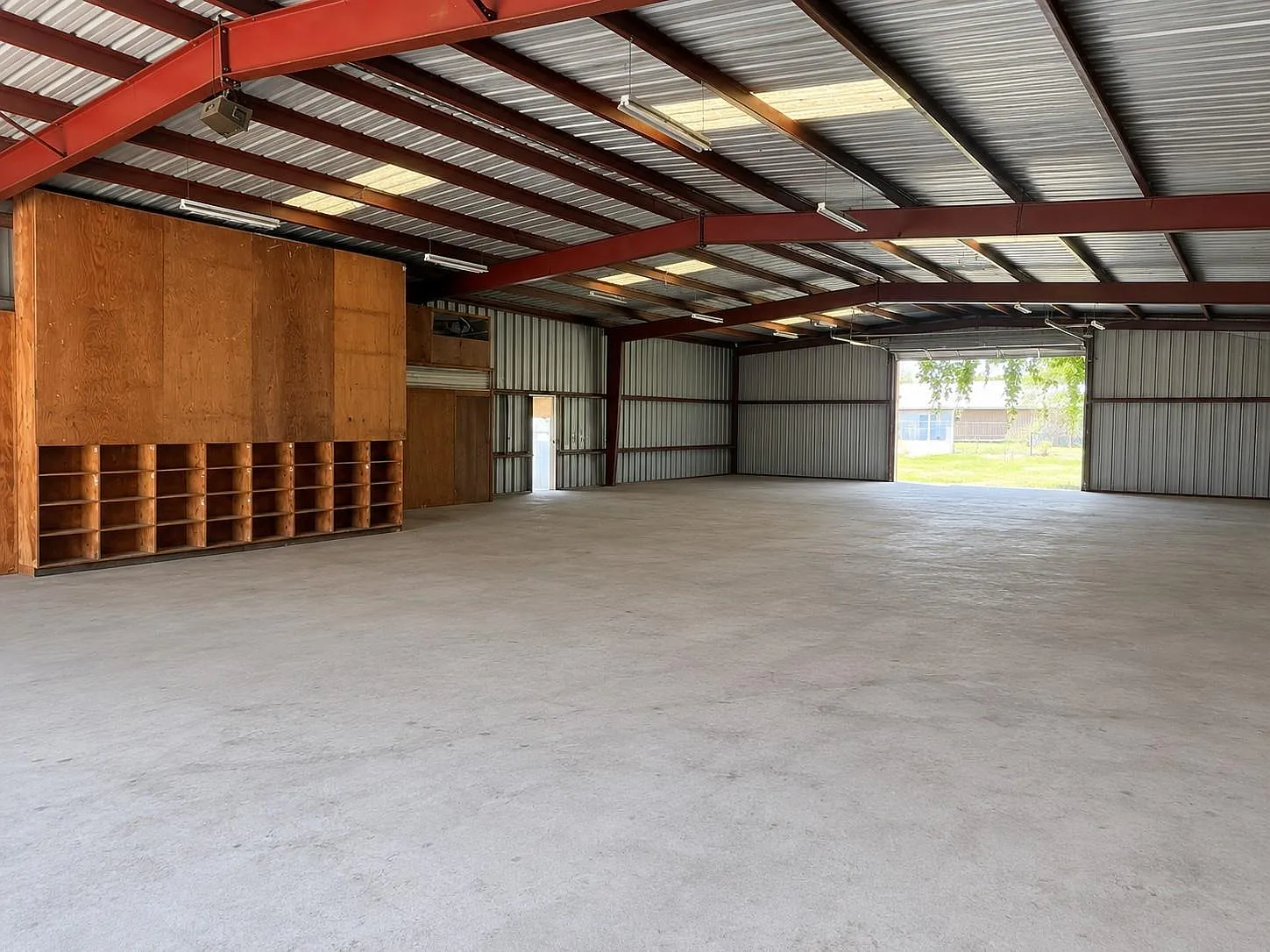 2 bed, 1.0 bath, 5000 sqft, $1,800 — Photo 4