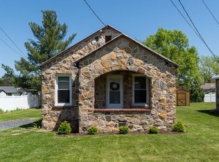 108 3rd St, Grottoes, VA 24441