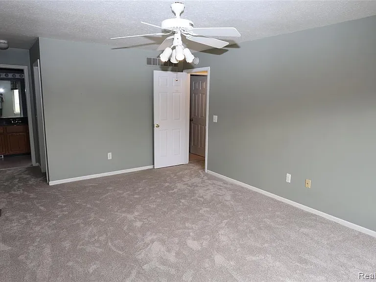 3361 Milcroft Ct — Photo 26