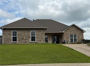 480 Ocho Rios Dr, Pineville, LA 71360