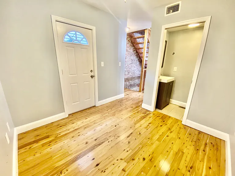2027 S Watts St — Photo 16