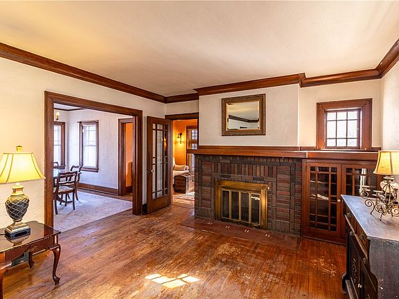 3rd image of 966 E Cantrell St