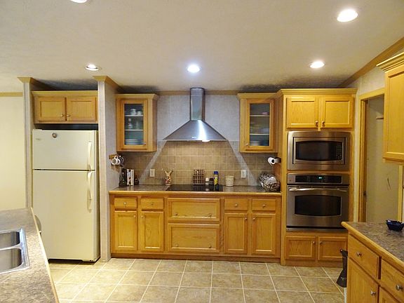 2nd image of 1641 Russell St