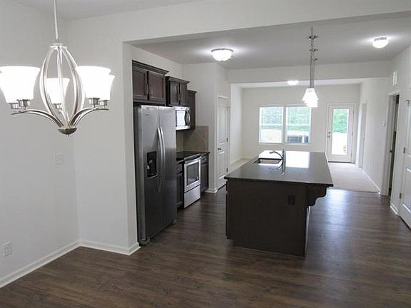 3rd image of 104D Blackstone Ct #11