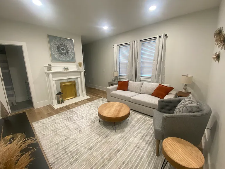 1966 Hinshaw Ave #2 — Photo 1