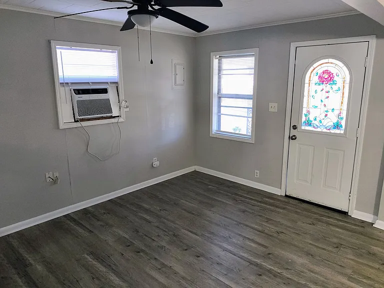 204 Allen St — Photo 5