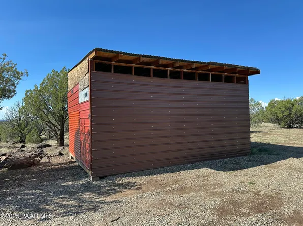 1325 W Ralphs Cir, Ash Fork, AZ 86320