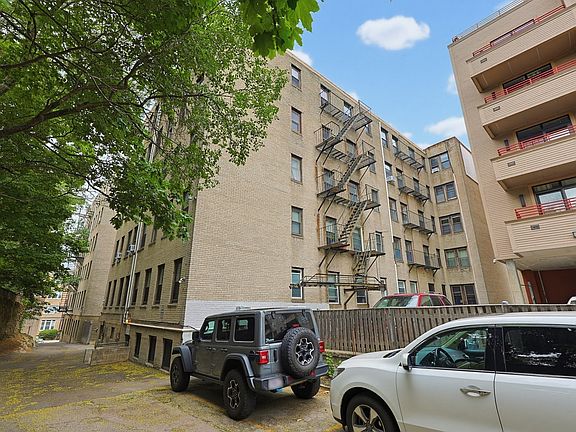 5th image of 1662 Commonwealth Ave APT 43