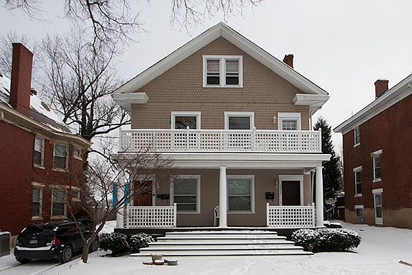 1st image of 3644 Shaw Ave