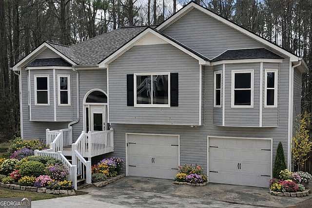 1st image of 195 Amber Trce