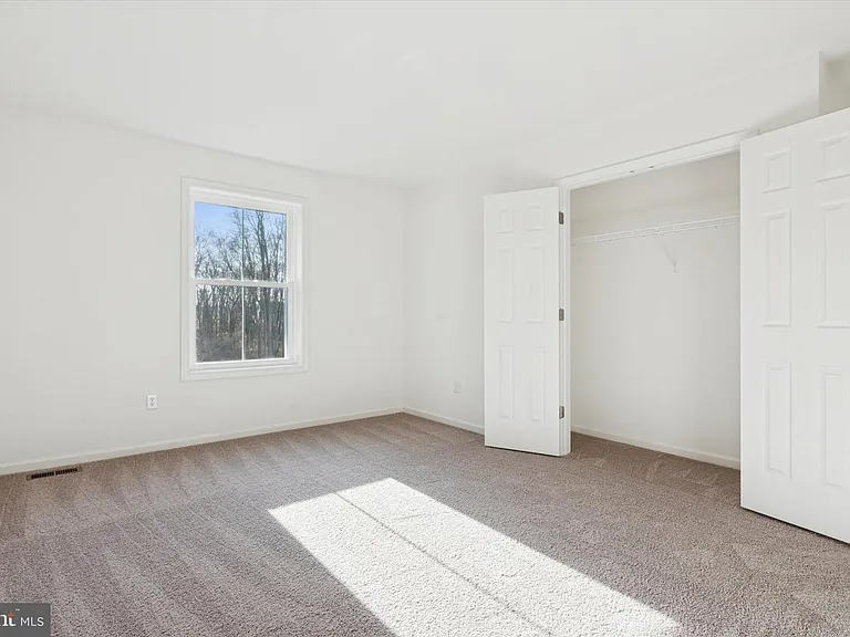 122 Silversmith Rd — Photo 8