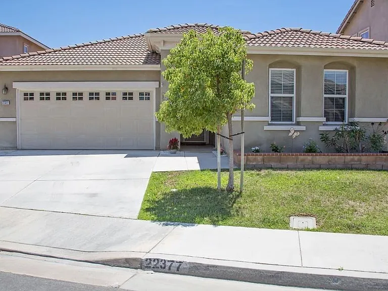 22377 Witchhazel Ave — Photo 1
