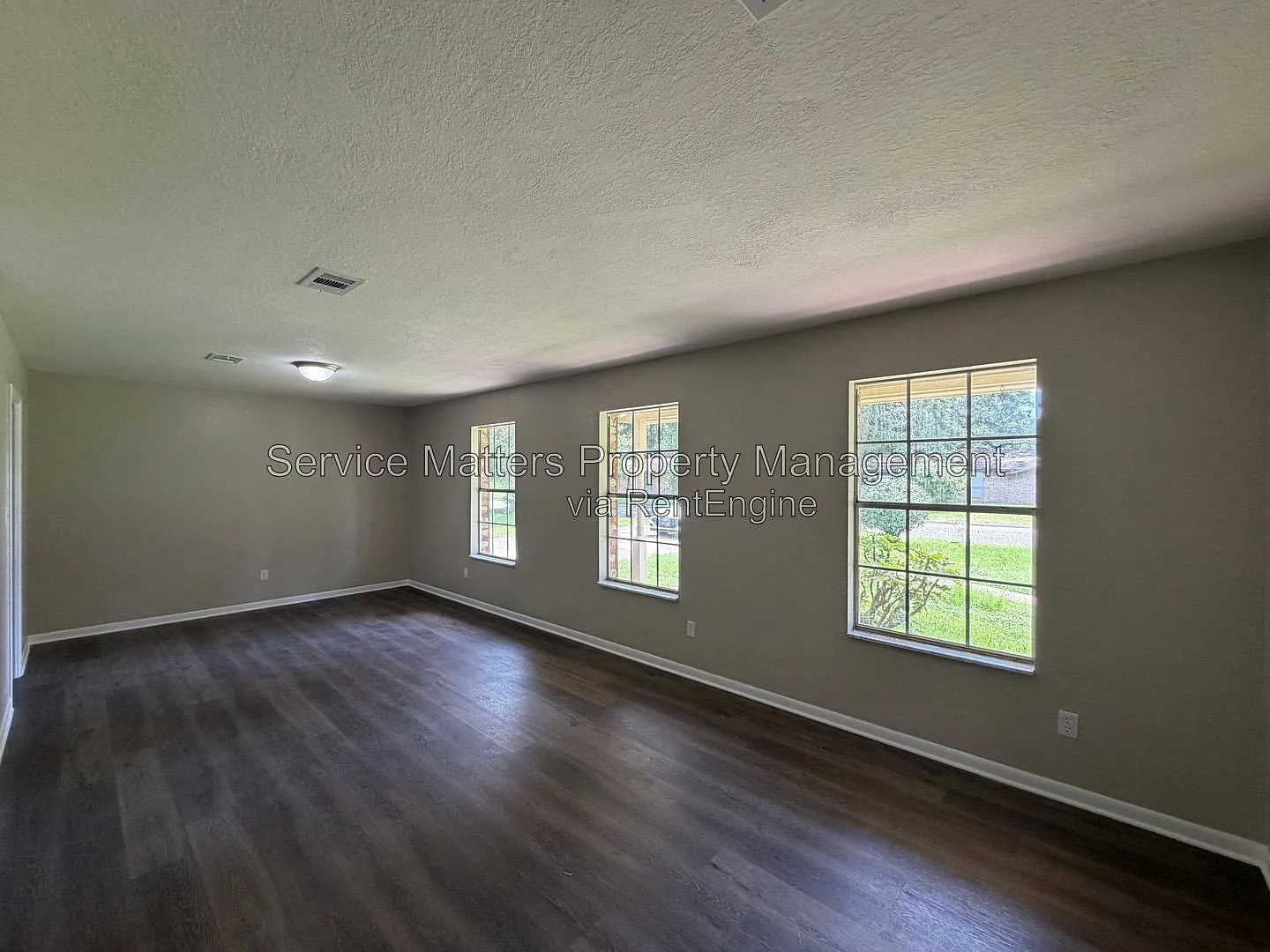 3 bed, 2.0 bath, 1876 sqft, $2,495 — Photo 4