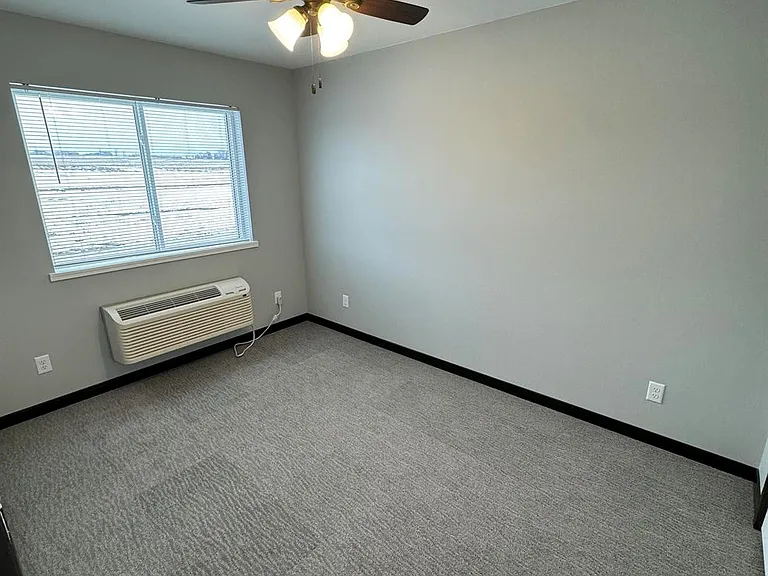 7758 Adrina Dr — Photo 35