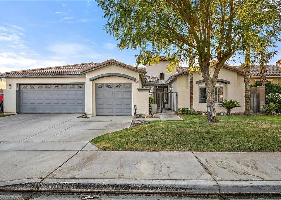 1st image of 47591 Calle Diamante