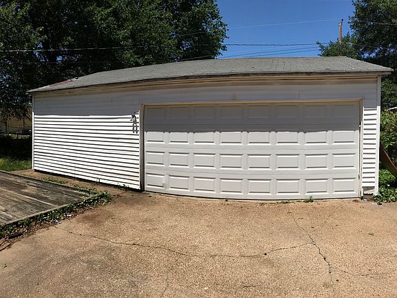 2nd image of 3992 Cochese Ave