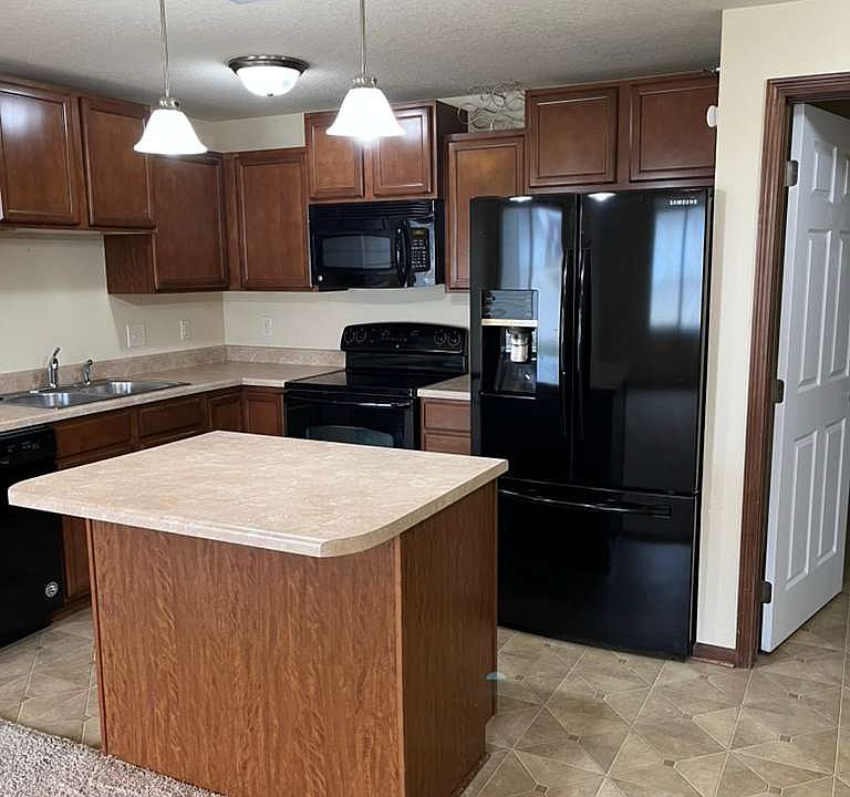 1st image of 1825 SW White Birch Cir Unit 13