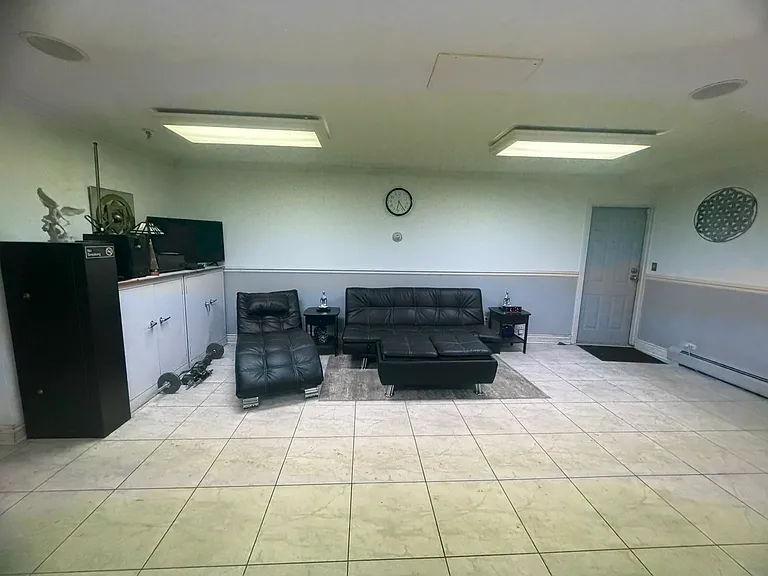 4600 N Cumberland Ave #1 — Photo 5