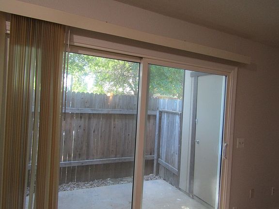 5th image of 445 Jefferson Ave #11