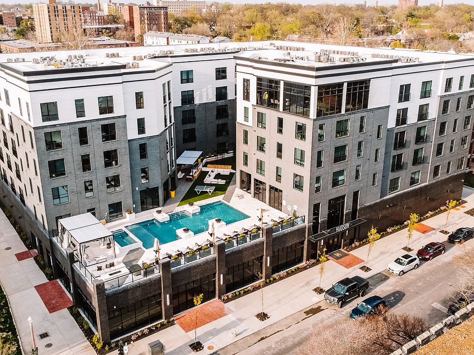 1st image of 5656 Pershing Ave #332