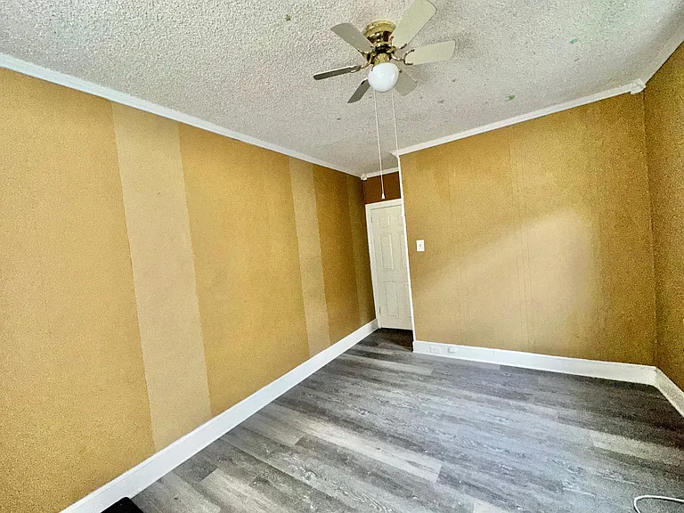 5427 Akron St — Photo 29
