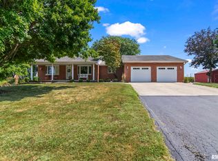 5622 N Lake Rd, Springfield, IL 62711