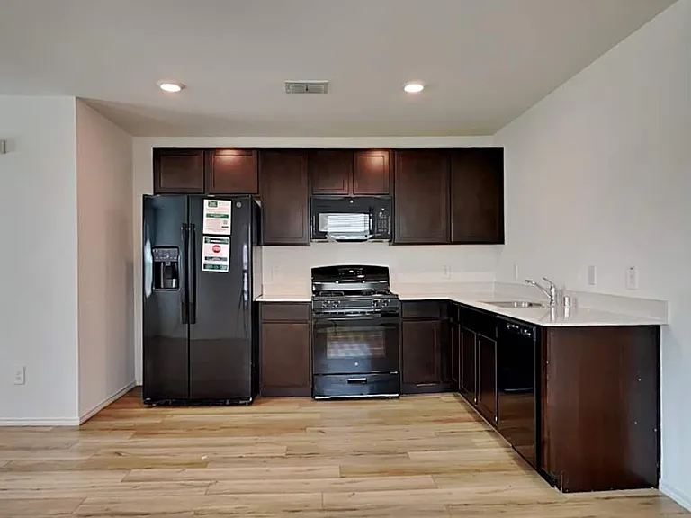 3072 Wallace Wells Ct — Photo 8