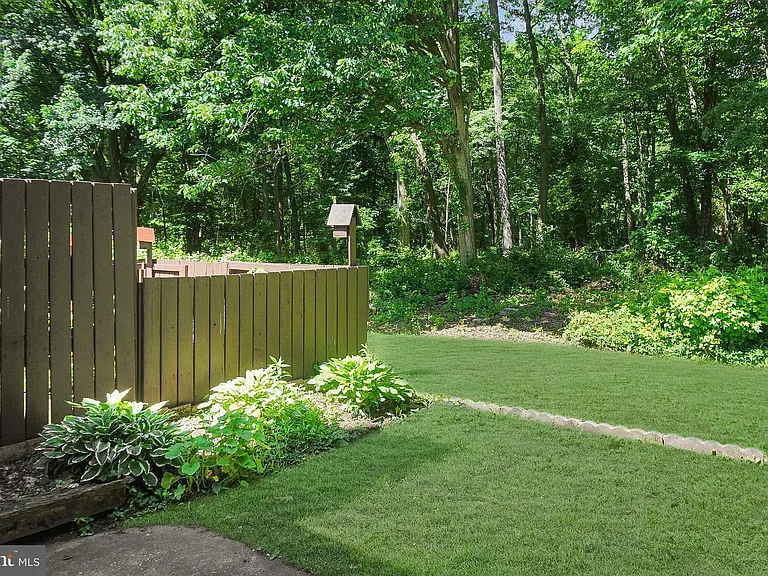 27 W Azalea Ln — Photo 3