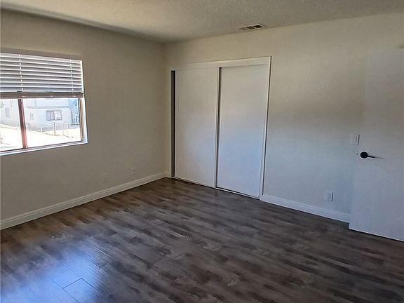 5th image of 509 E Avenue Q Unit 2