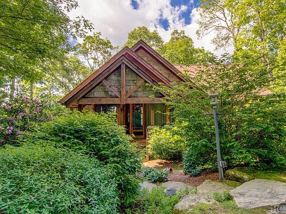 3rd image of 91 Bearfoot Ln