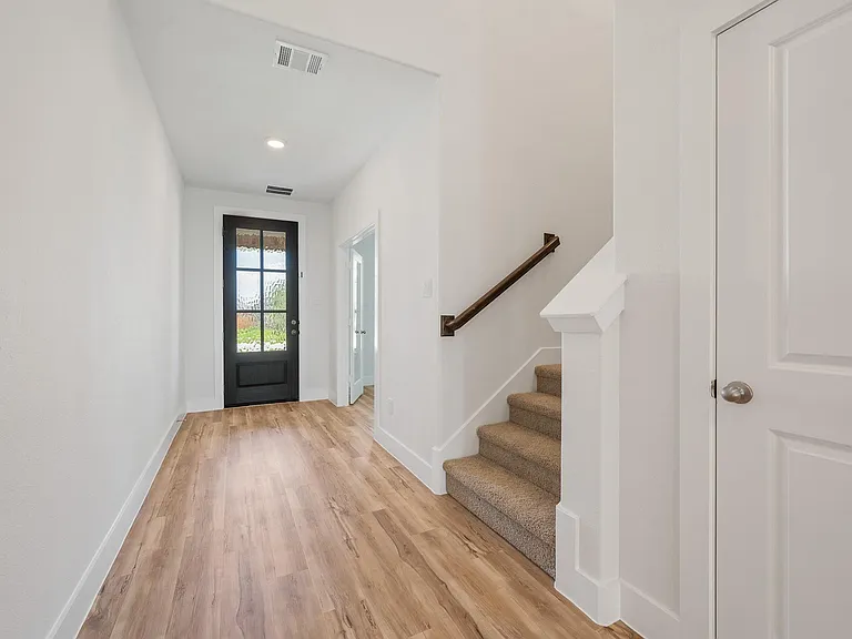 832 Sarasota Shore Dr — Photo 7