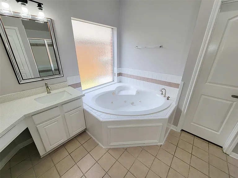 9410 Barretts Glen Ct — Photo 22