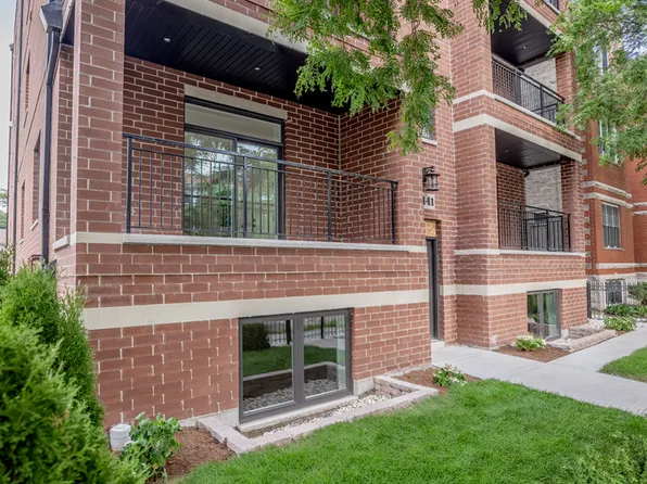 4441 N Ashland Ave #202, Chicago, IL 60640