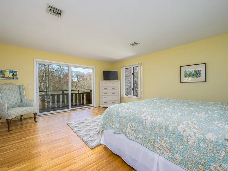 47 Spring Pond Ln — Photo 17
