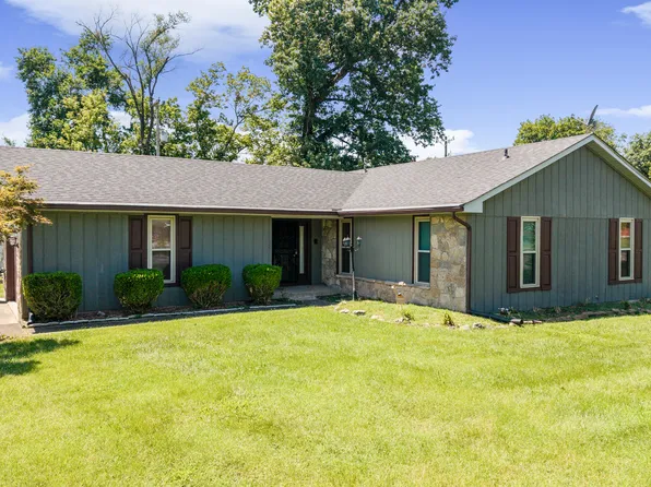 919 Springdale Dr, Jeffersonville, IN 47130
