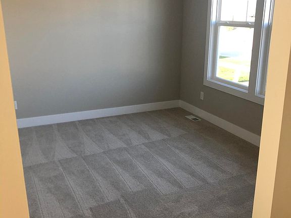 2nd image of 7544 Graymoor St