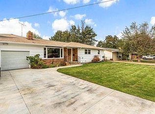 630 S 4th St, Central Pt, OR 97502